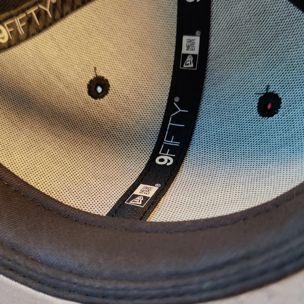 Patriots snap back hat. - Picture 4 of 5